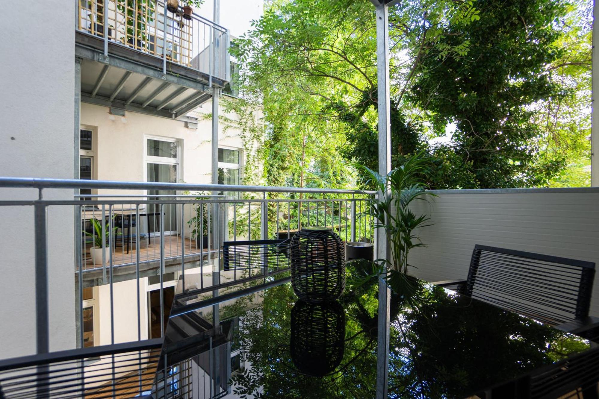 Apartament Bright & Airy Apartment With Balcony Near City Center *